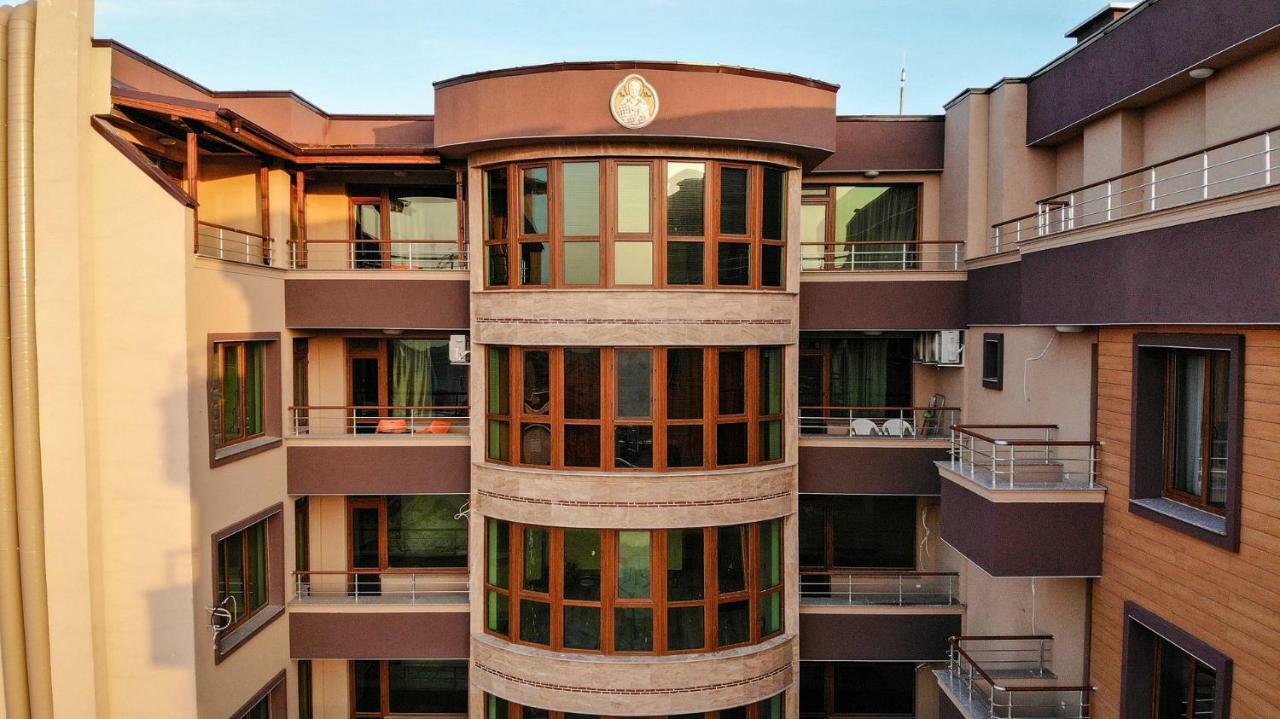 Апартаменти Лазур С Безплатен Паркинг Pomorie Bagian luar foto